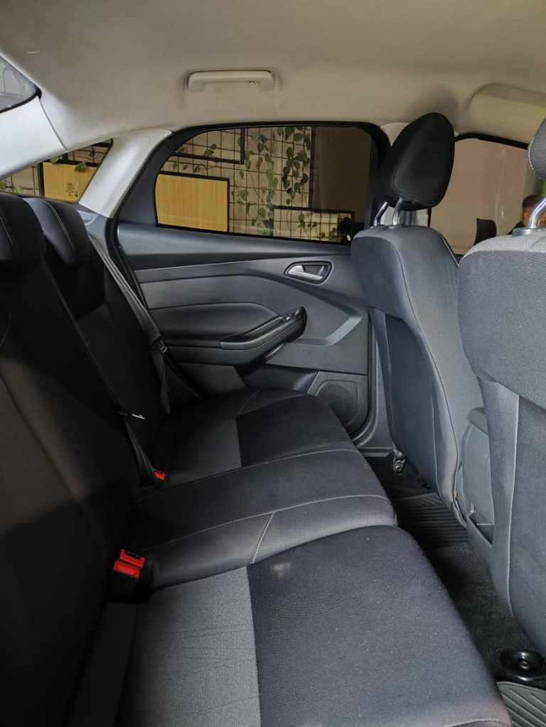Ford Focus SE 2.0 Automático 2019 (2)