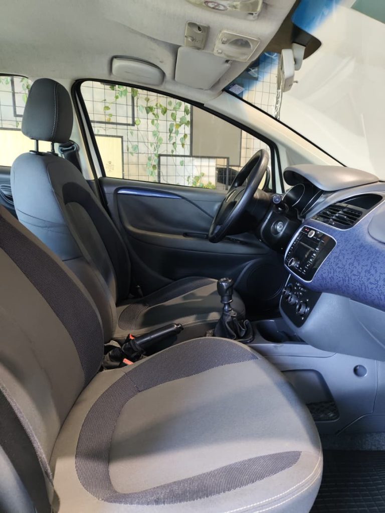 Fiat Punto Atractive (6)